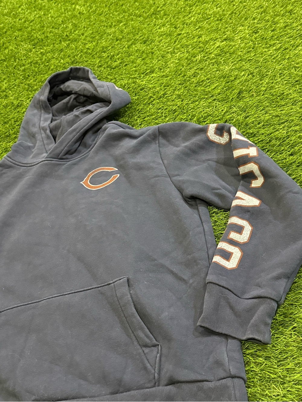 NFL Team Apparel - Chicago Bears Football - Hooded Pullover Sweatshirt - Picture 3 of 5